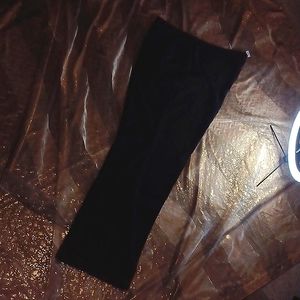 22T women's black dress pants by Avenue.  NWT